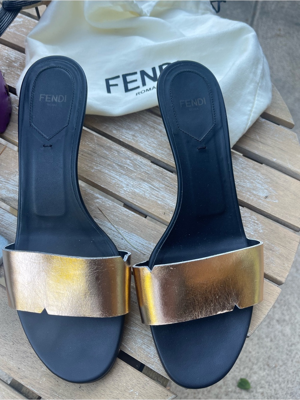 Fendi FFreedom Metallic Leather Sandals shoes Fluted Kitten Heel - Size 38 7.5 - Picture 7 of 9